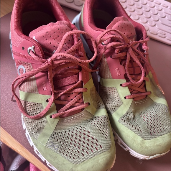 OnCloud cloud flow women’s road runner size 6 - Picture 4 of 4